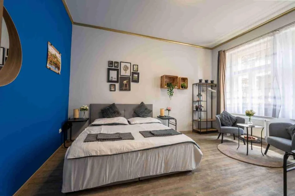 Image of Cozy 3-BRD riverside apartment in center Prague