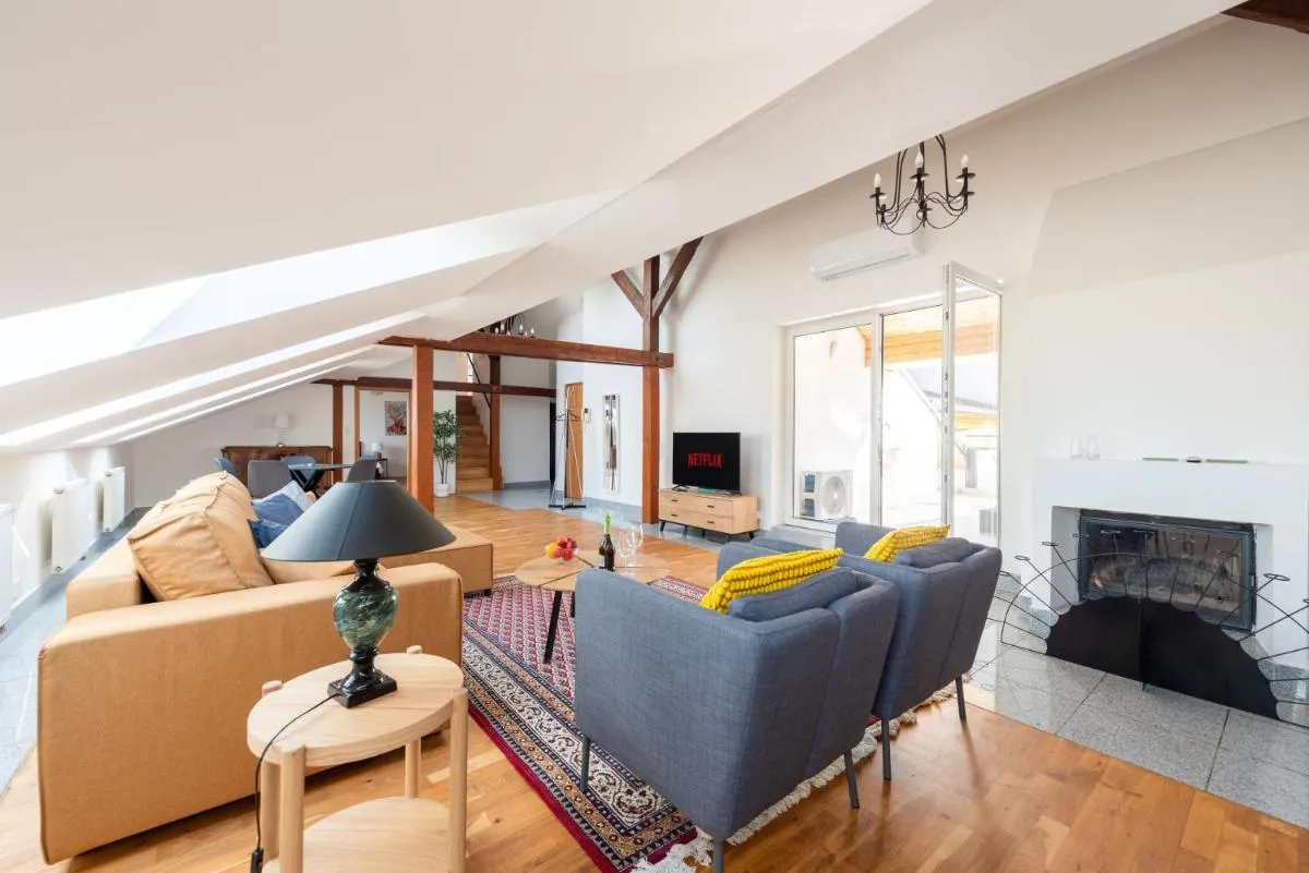 Image 4 of Cozy 4-bedrooms apartment with Terrace