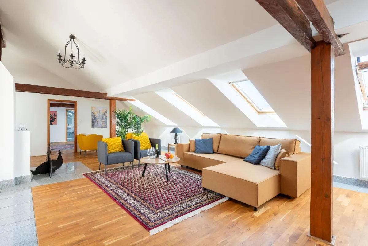 Image 2 of Cozy 4-bedrooms apartment with Terrace