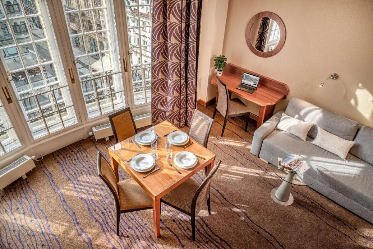 Image 4 of Crown Palace Apartments by Adrez