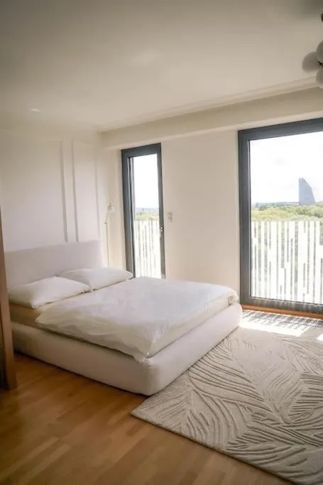 Image 1 of Design luxury apartment near the city center