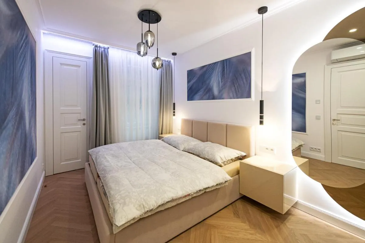Image 1 of Designový apartmán HEAVEN s krbem a saunou na Pražských Vinohradech
