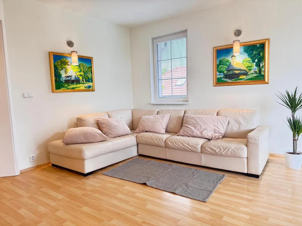 Image 2 of DiamondVilla, 4 bedroom Apartment, garden & spa