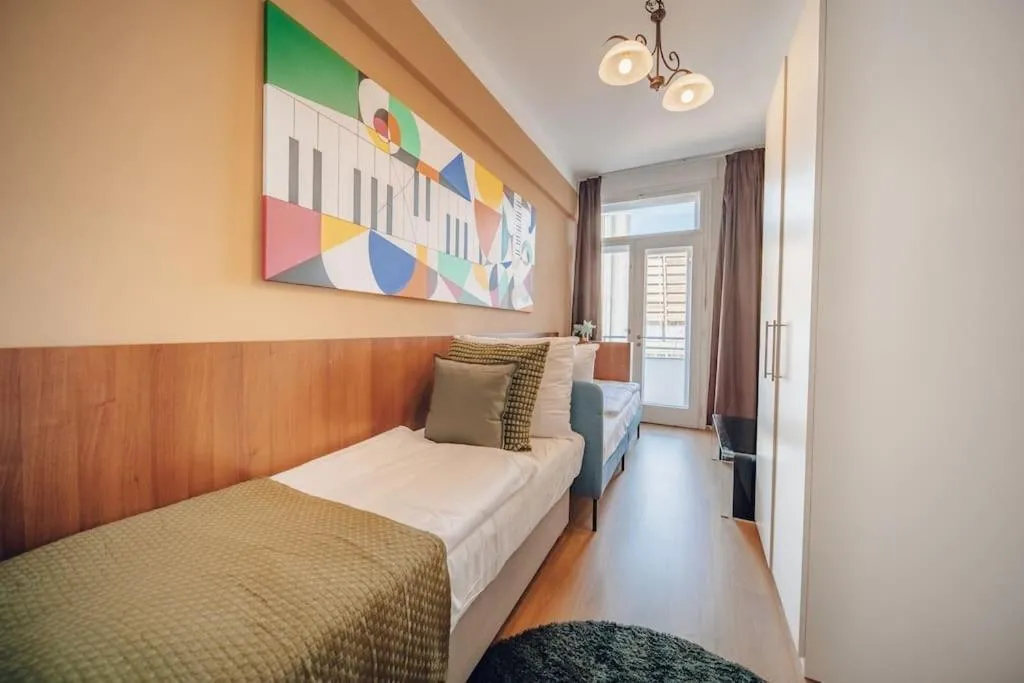 Image 1 of Downtown 2BD riverside apartment near dancing house
