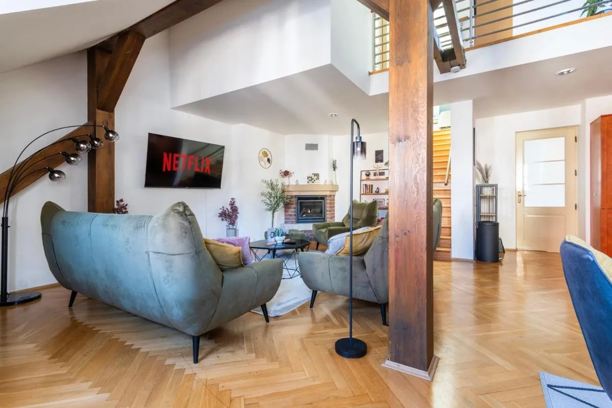Image 4 of Duplex 165m2 with VIEWS only 30 Seconds to Charles Bridge