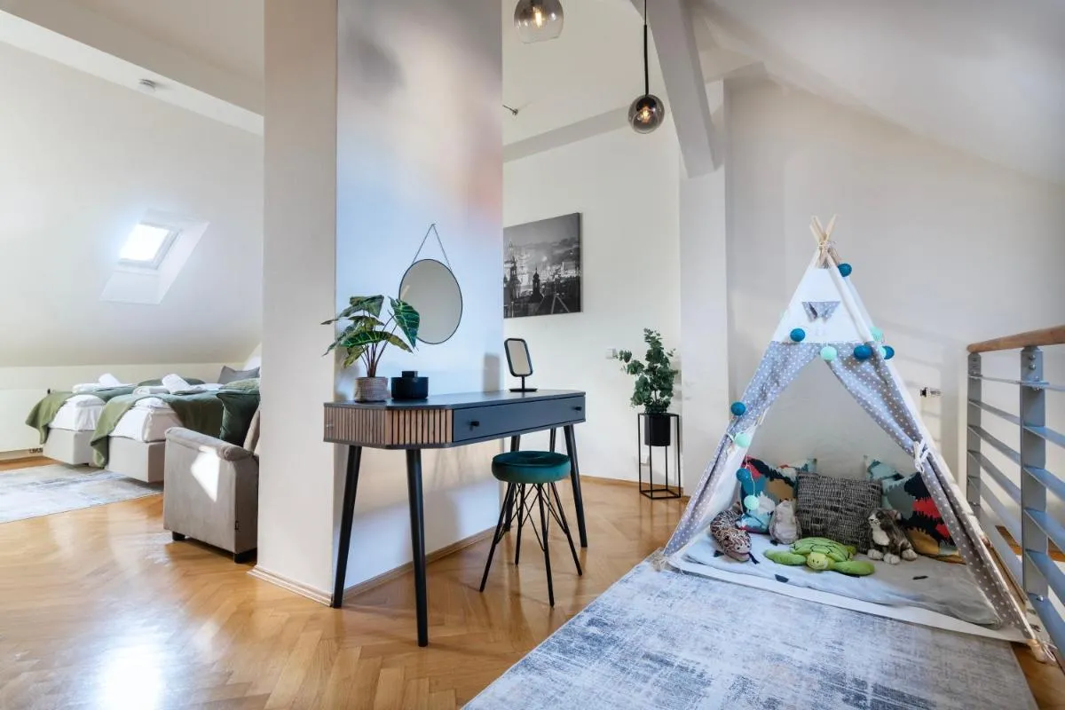 Image 6 of Duplex 165m2 with VIEWS only 30 Seconds to Charles Bridge