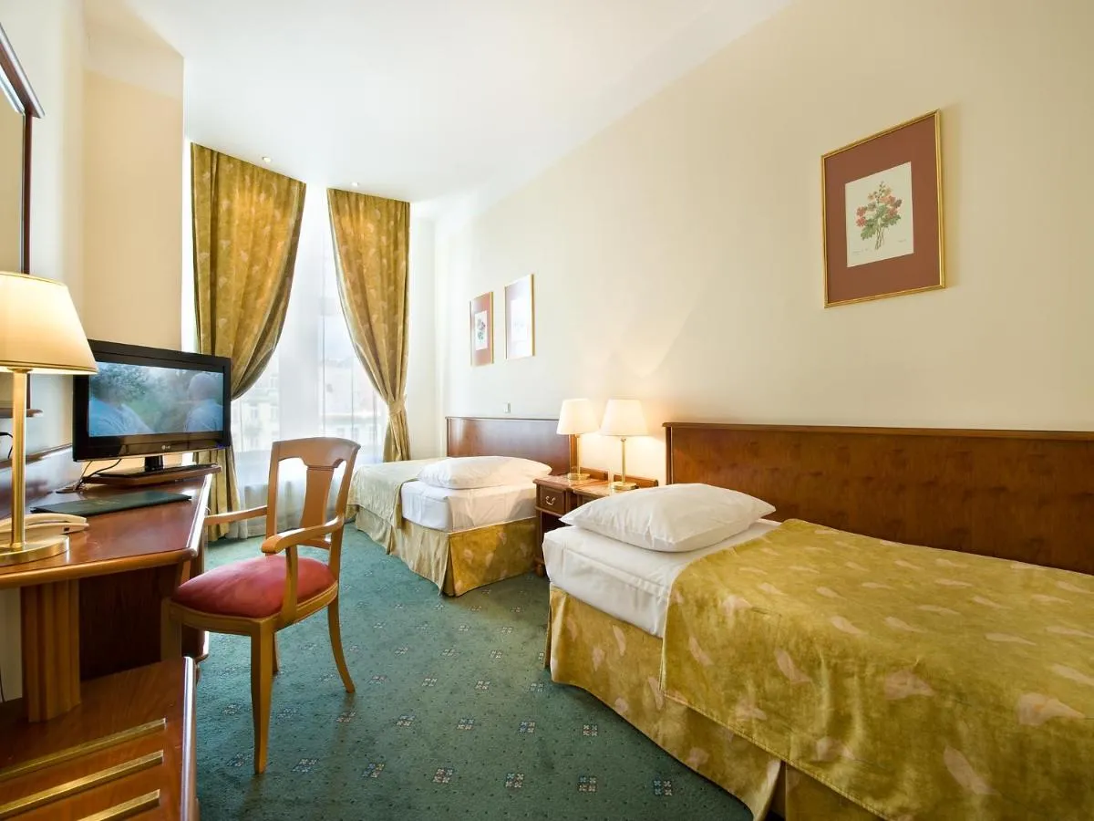 Image 2 of EA Hotel Rokoko