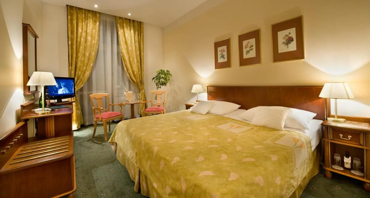 Image 1 of EA Hotel Rokoko