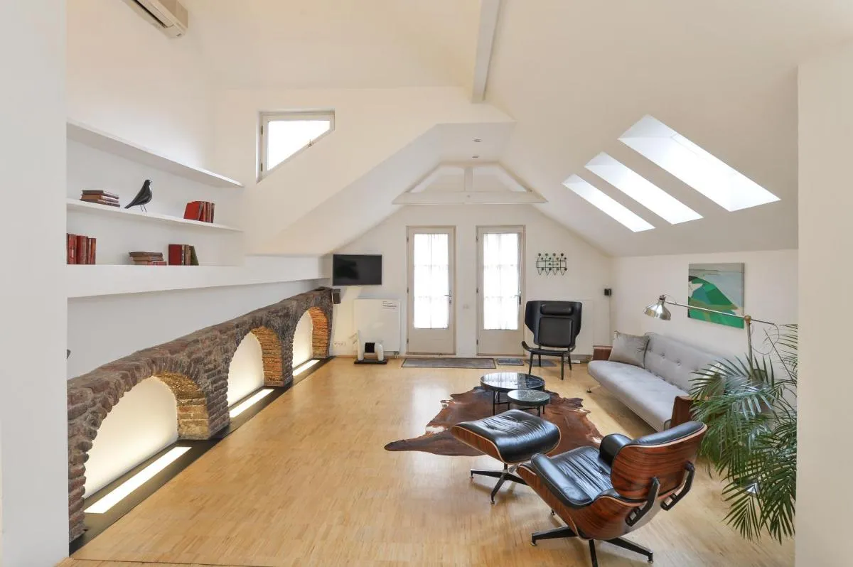 Image 4 of Eclectic Loft Royal Way