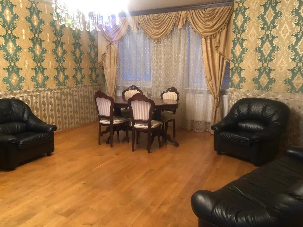 Image of Emerald Suite
