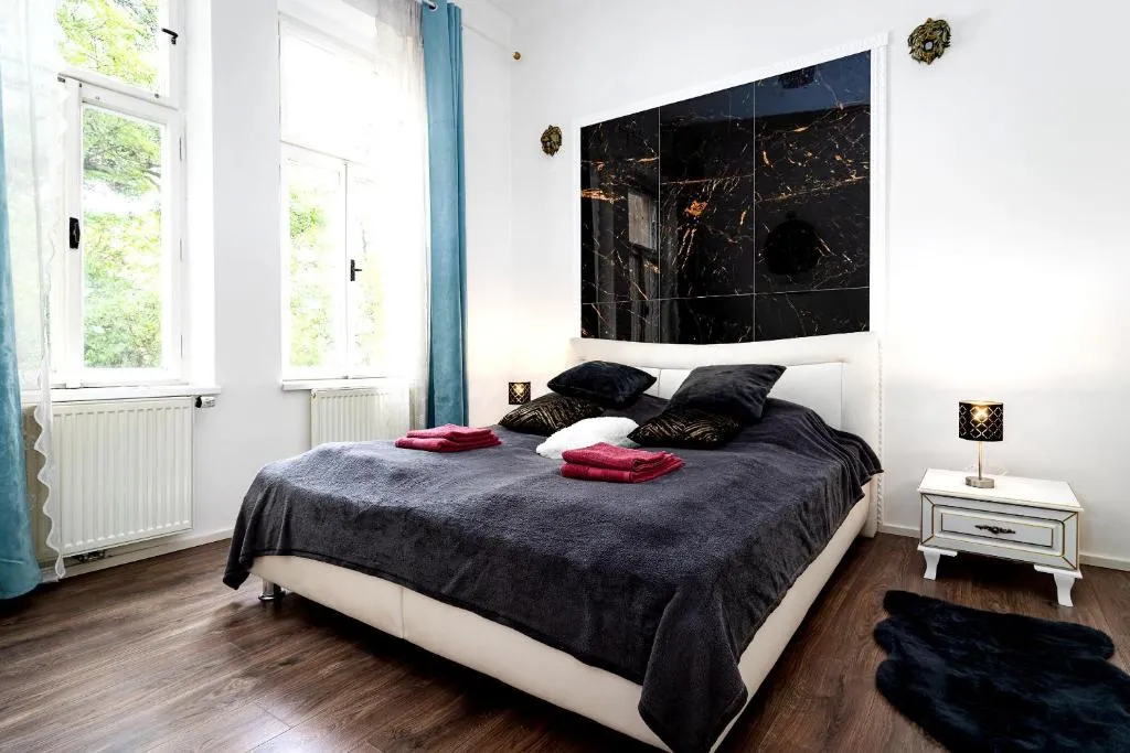 Image of Emperors Elegance Suite