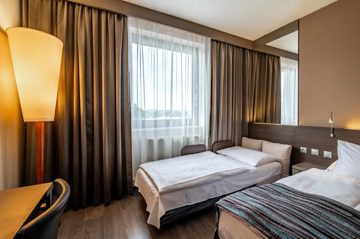 Image 1 of Expo Hotel