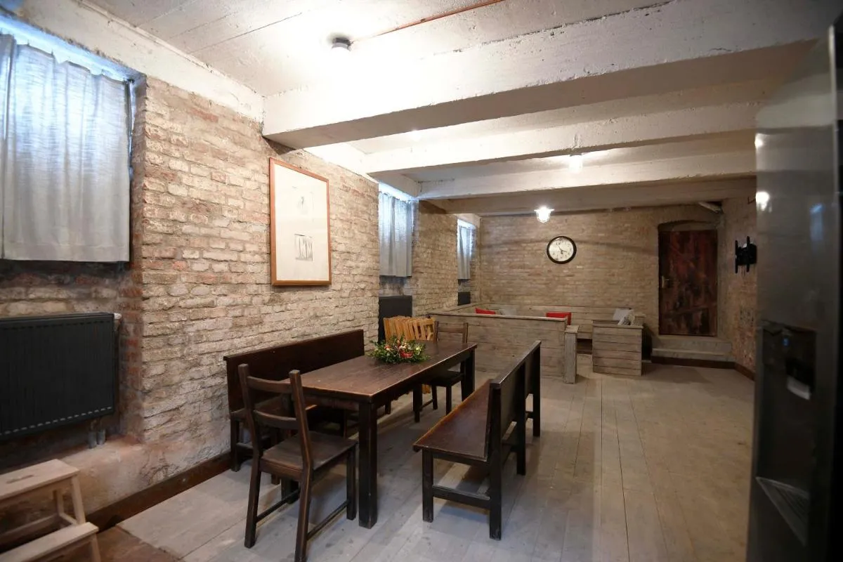 Image 4 of Giotto Apartments