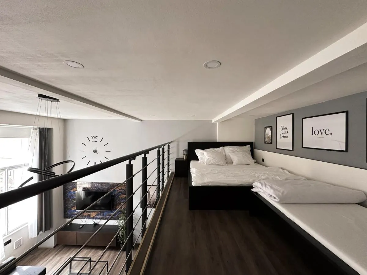 Image 1 of Grand Viceroy Apartments – Gothic Tower View