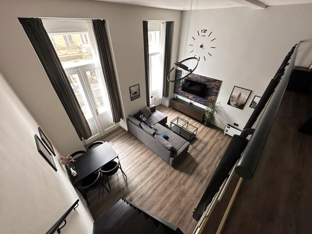 Image 4 of Grand Viceroy Apartments – Gothic Tower View