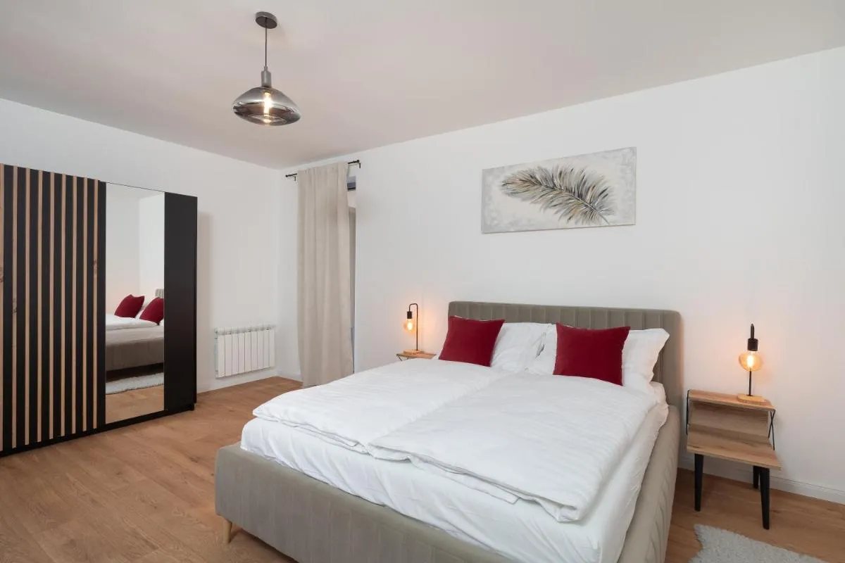 Image 4 of Granite – Cozy City Center Apartment with Balcony