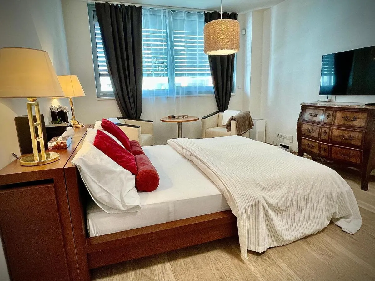 Image 6 of Harfa Apartment 30