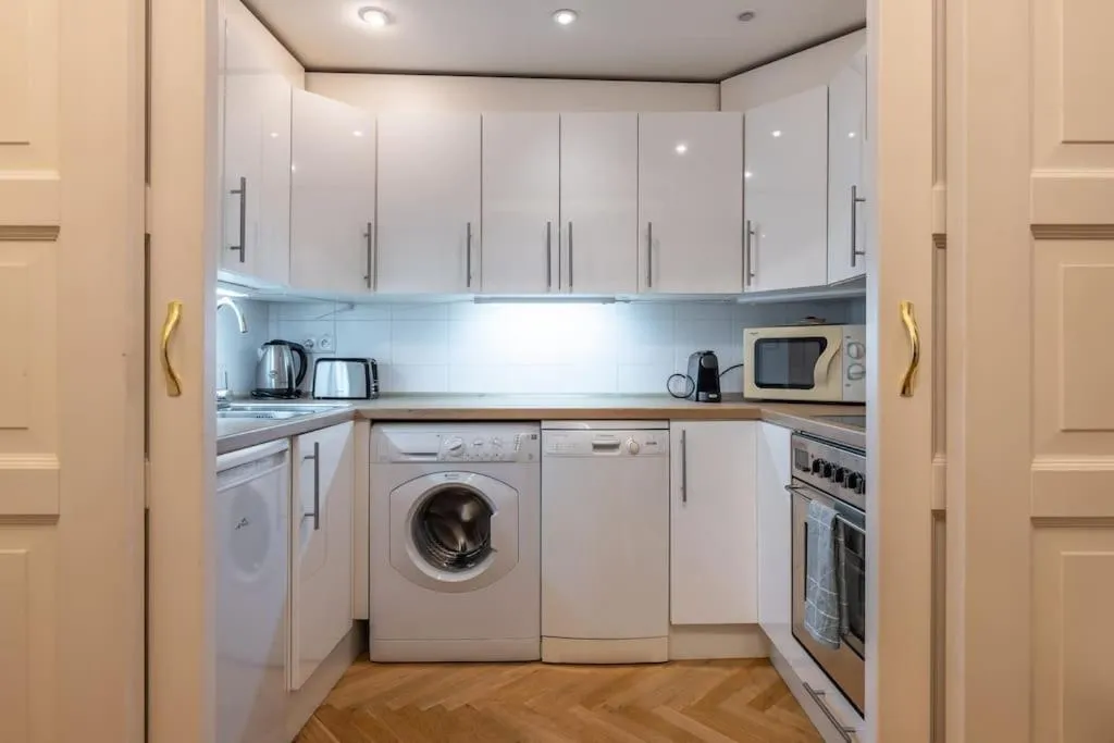 Image 4 of Historic Apartment