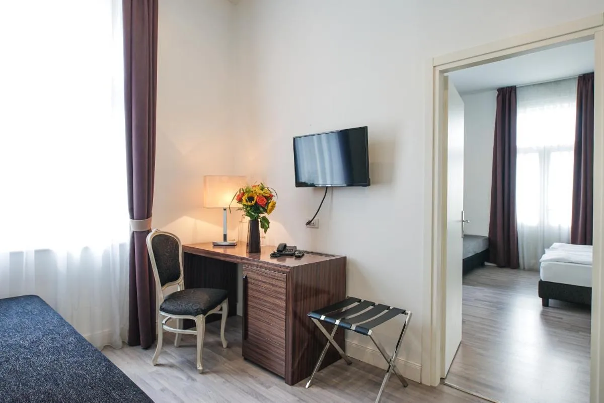 Image 4 of Hotel Assenzio Prague