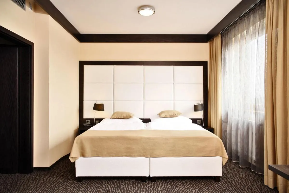 Image 1 of Hotel Lifestyle