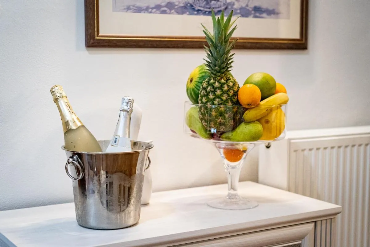 Image 6 of Imperial Deluxe Suite