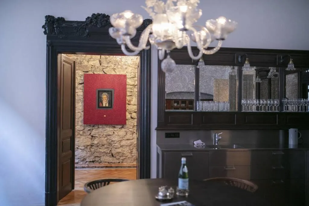 Image 2 of King Charles Apartment