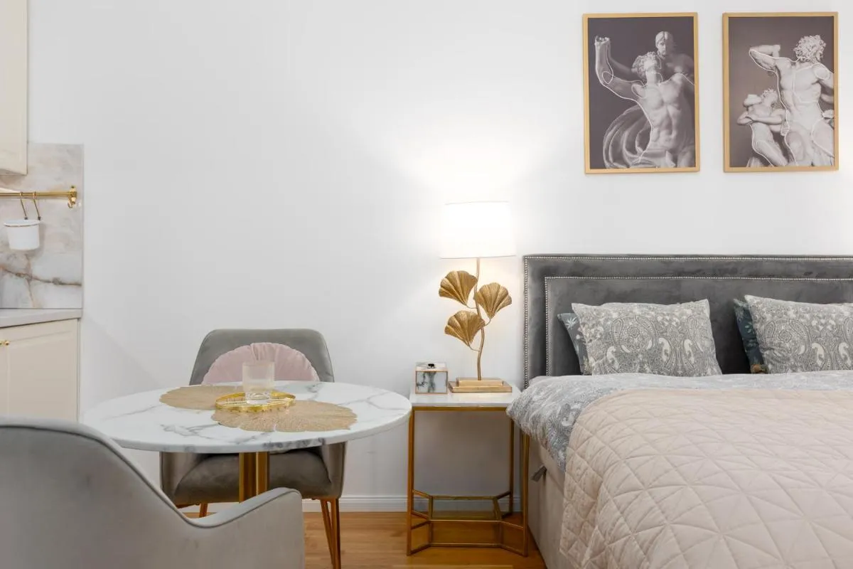 Image 1 of Klidný a stylový apartmán u Václavského náměstí
