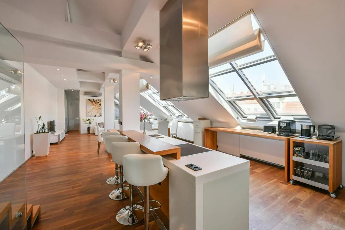 Image 3 of LUXURY CENTRAL PENTHOUSE WITH SAUNA, TERRACE, 250m2, 5BDRM, 3BTHRM