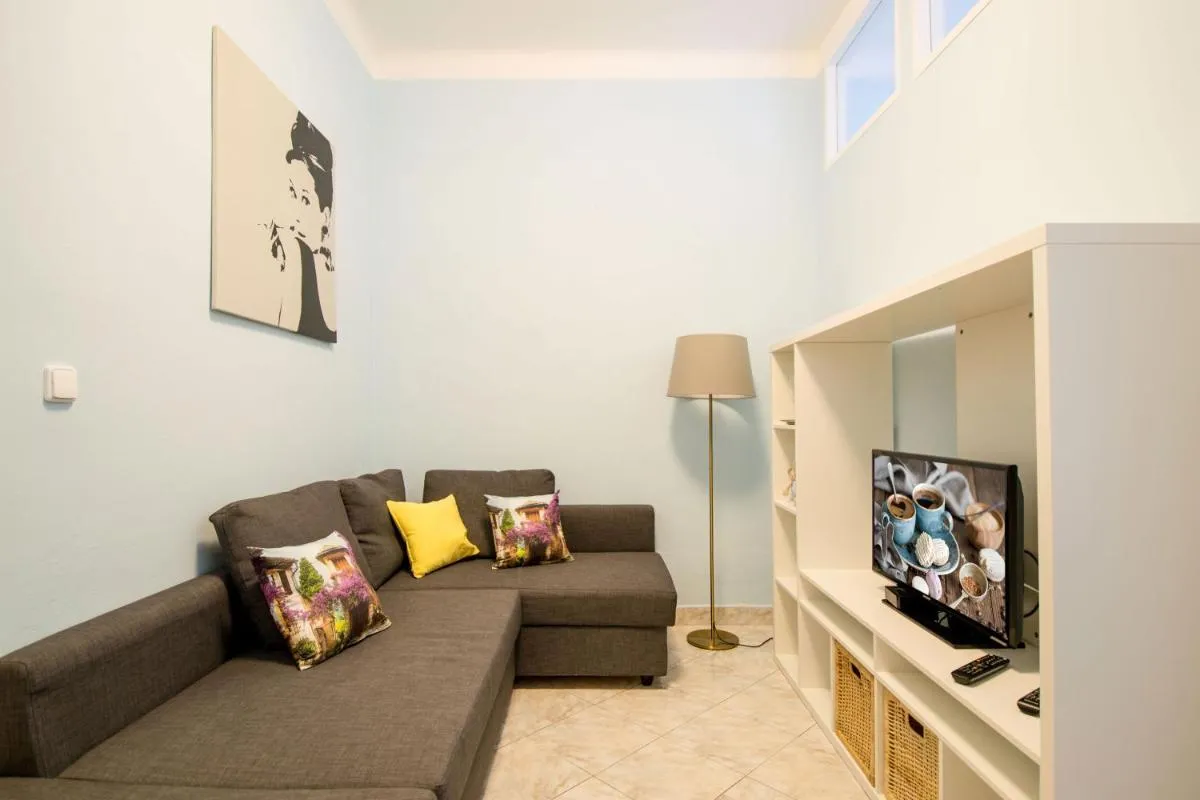 Image 4 of Labyrinth apartments by Ruterra