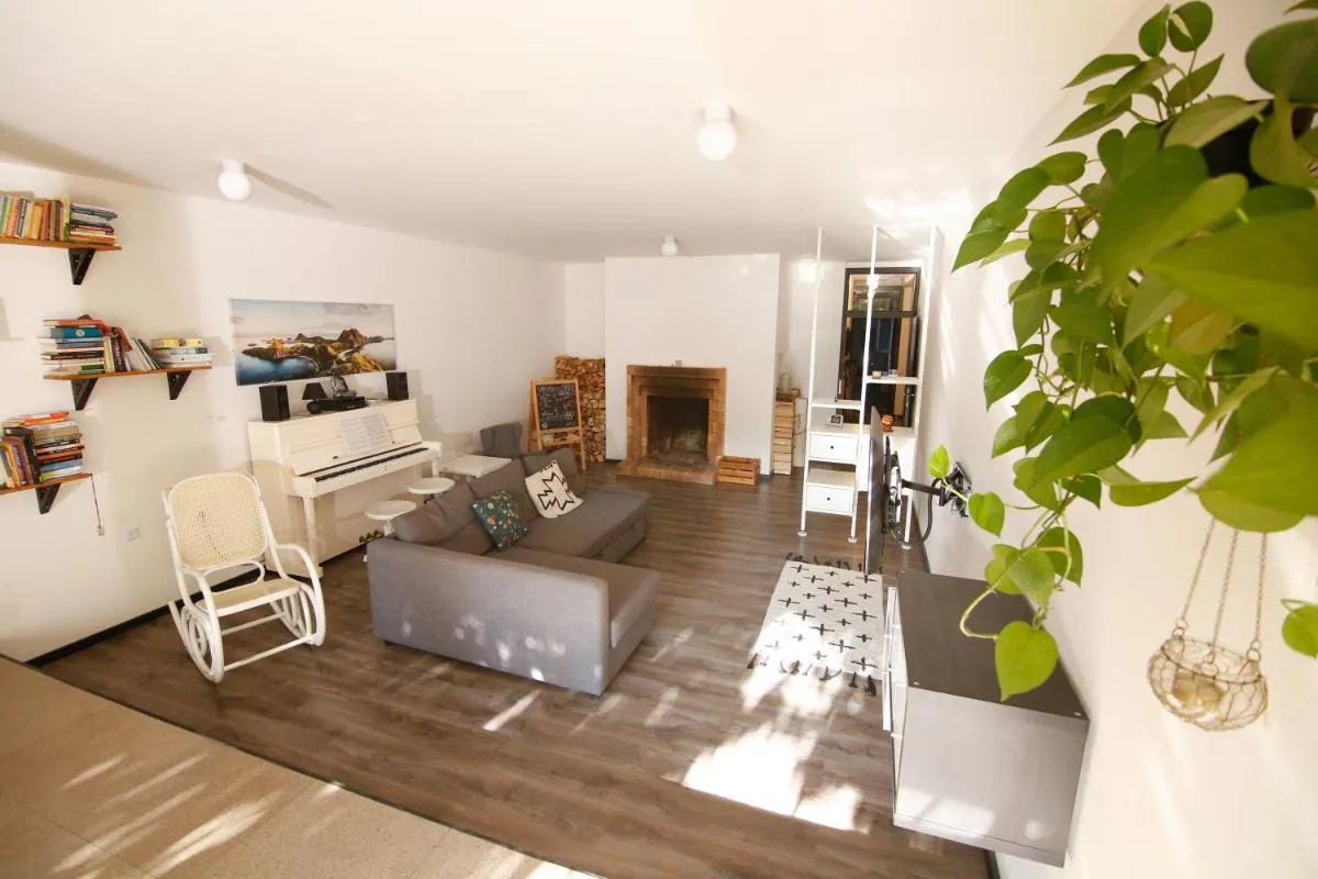 Image 3 of Large 120m apartment with garden and cat near ZOO