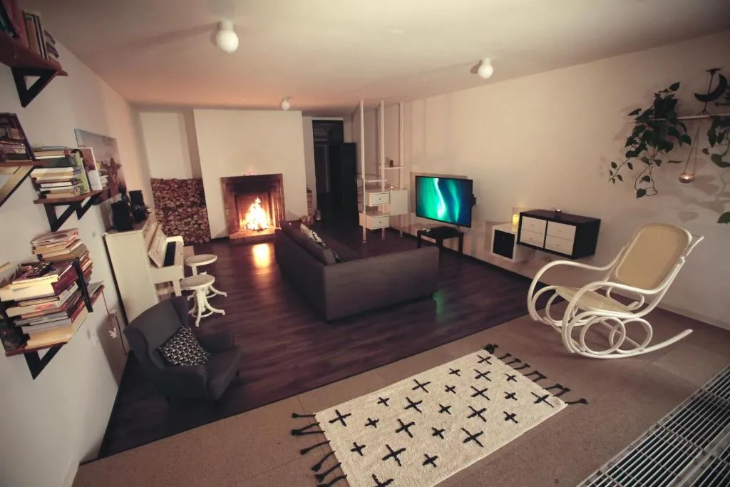 Image of Large 120m apartment with garden and cat near ZOO