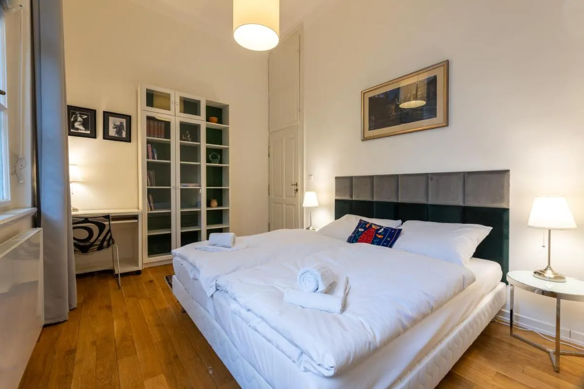Image 3 of Lovely City View Apartment Next To National Museum by easyBNB
