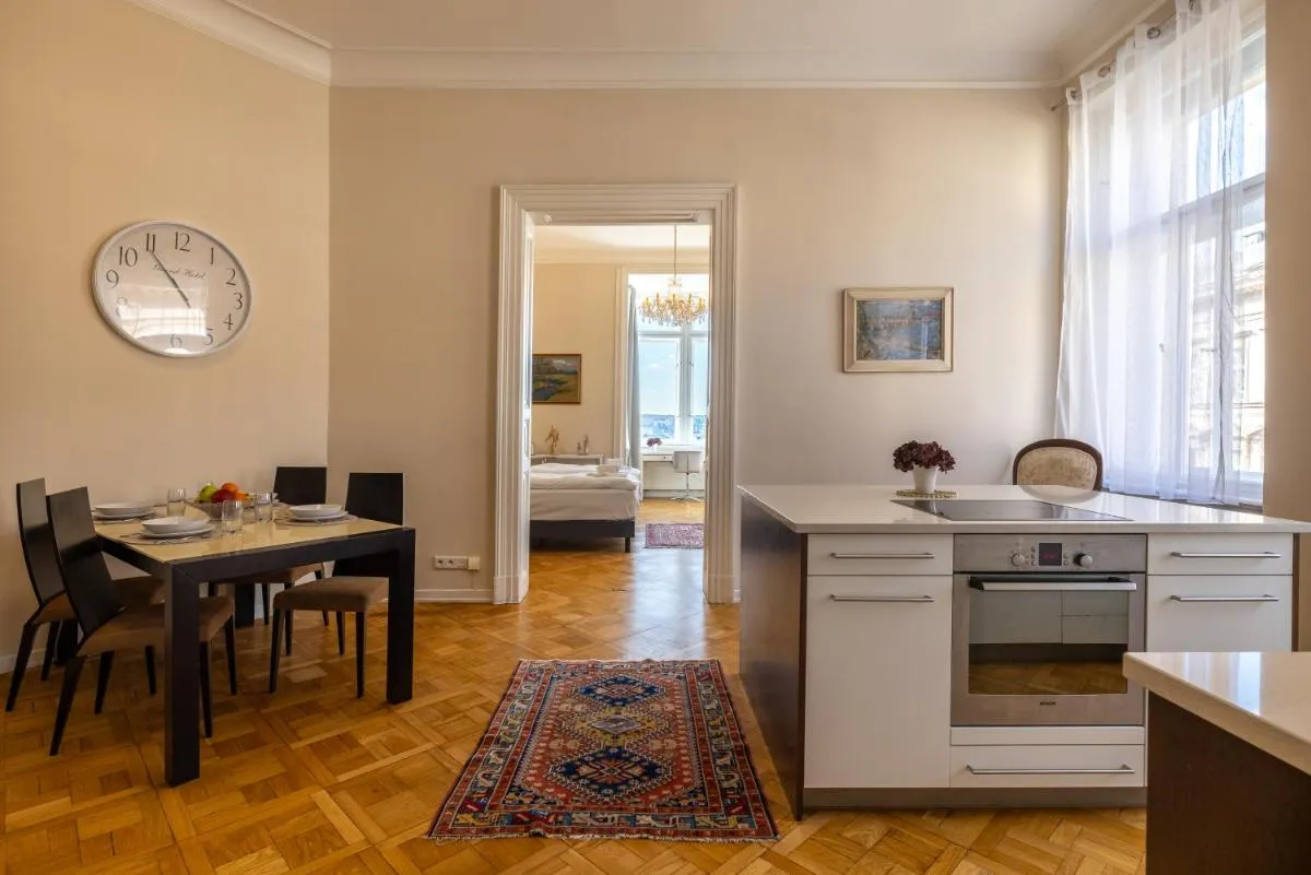 Image 2 of Lovely City View Apartment Next To National Museum by easyBNB