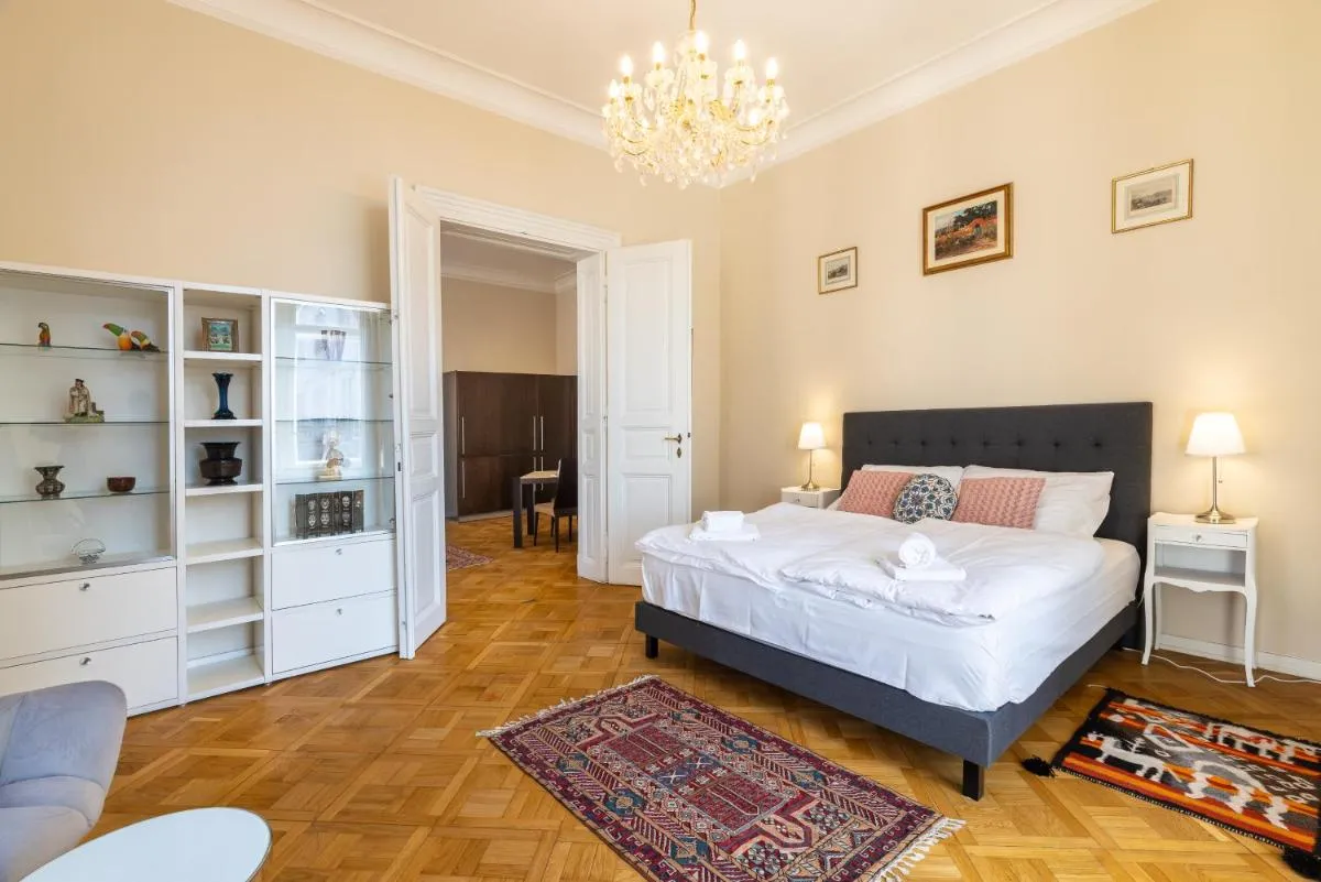 Image 6 of Lovely City View Apartment Next To National Museum by easyBNB