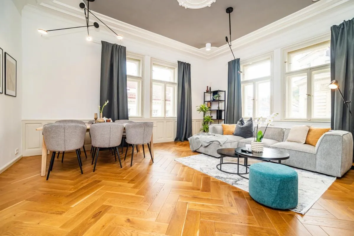 Image 4 of Luxurious 3bed very spacious apt in the best area
