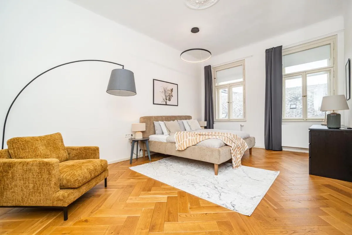 Image 3 of Luxurious 3bed very spacious apt in the best area