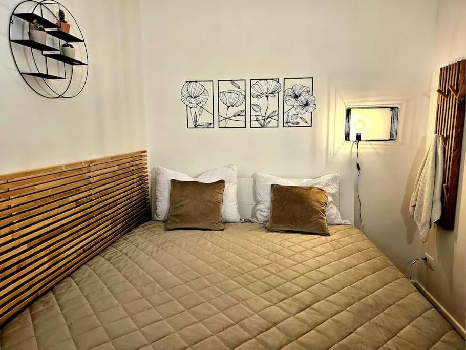 Image 1 of Luxurious Apartment Near the Center – Entire Unit