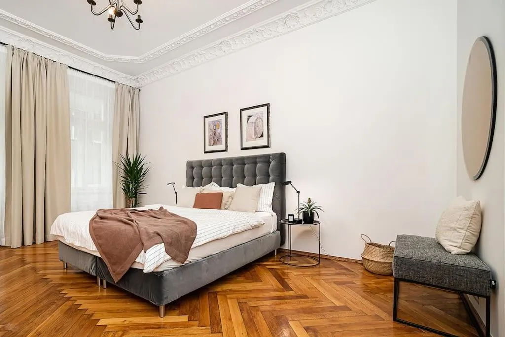 Image 2 of Luxurious two-bedroom in the Old Town