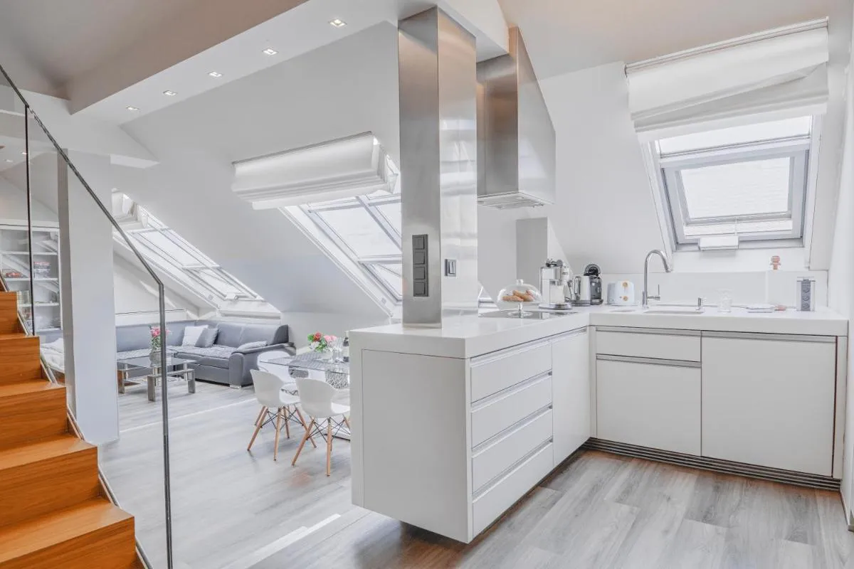 Image 2 of Luxury Apartment in Centre