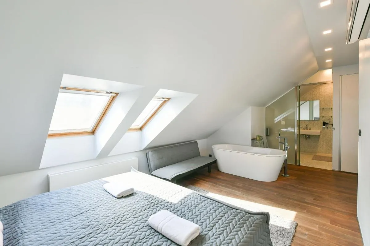 Image 4 of Luxury Apartment in Centre
