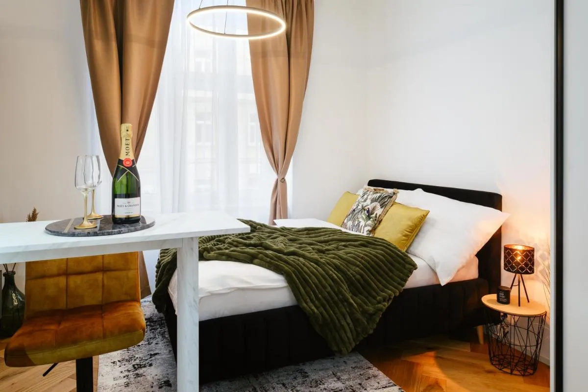 Image 1 of Luxury Musicians Apartment in Central Prague by metro Vyšehrad