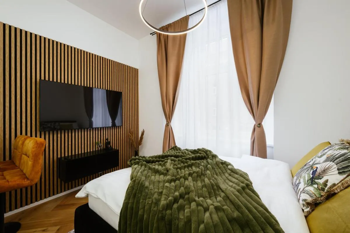 Image 6 of Luxury Musicians Apartment in Central Prague by metro Vyšehrad