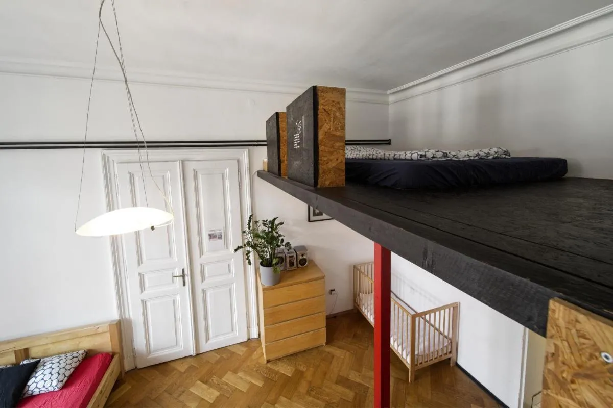 Image 2 of MIKE’S HUGE APARTMENT