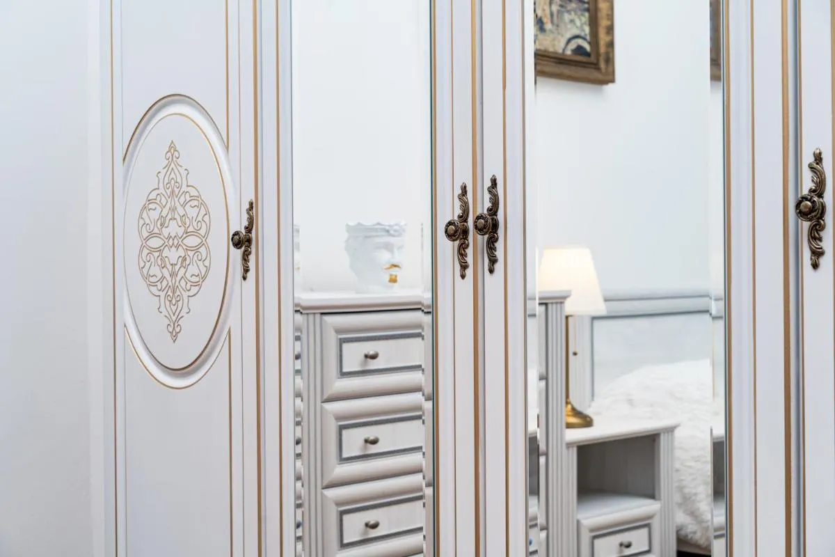 Image 5 of Magnificent King Suite