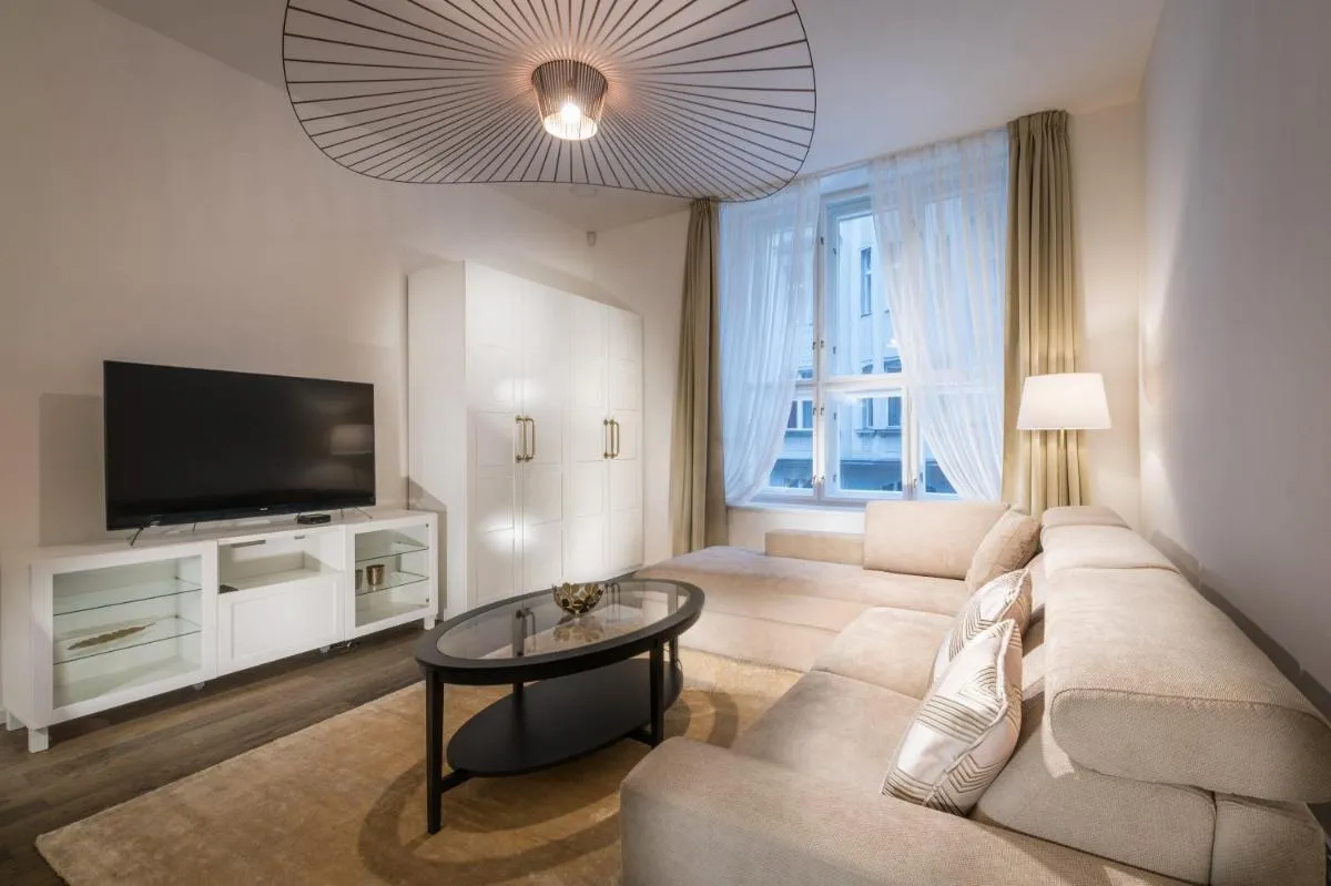 Image 4 of Modern Designed Oldtown Square Apartment