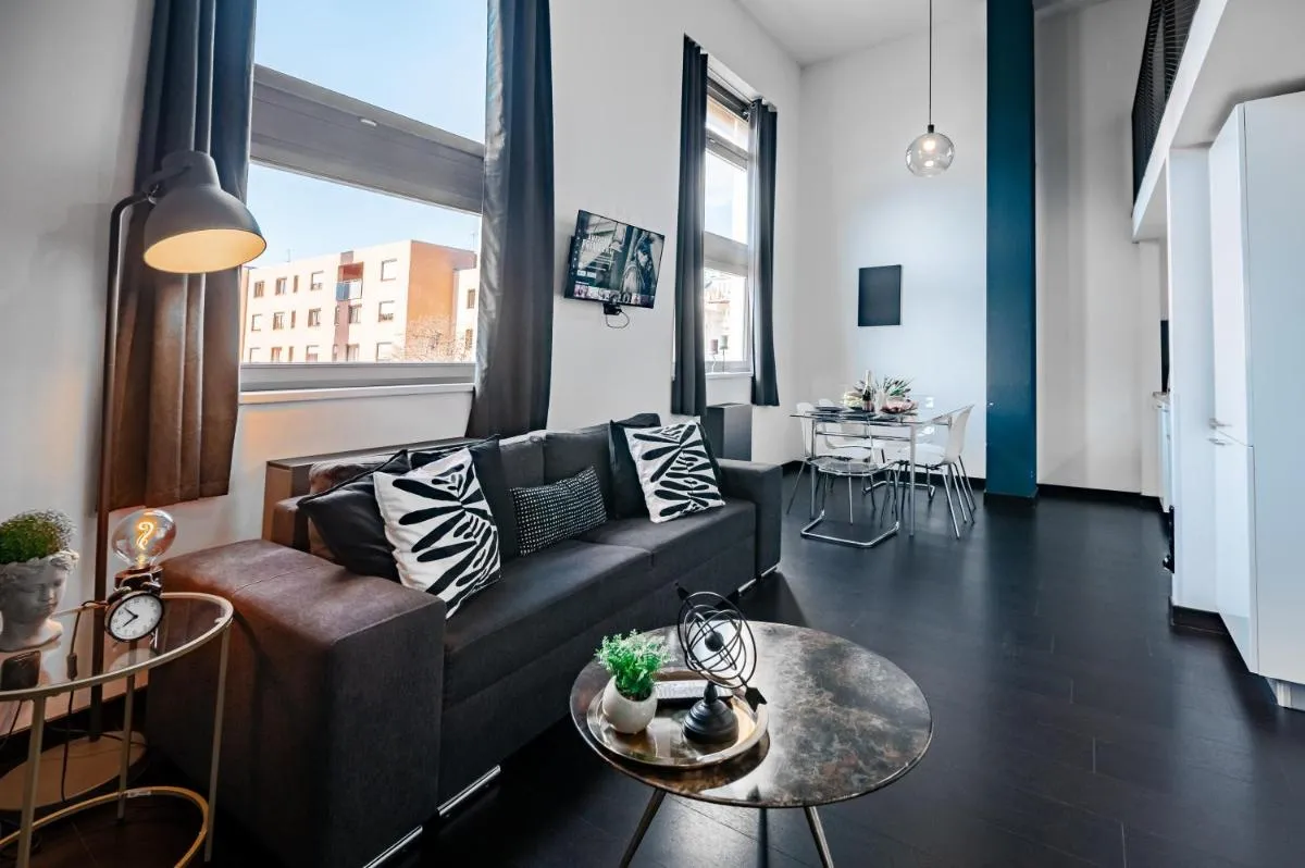 Image 2 of Modern Loft with AirHokey in City Centre