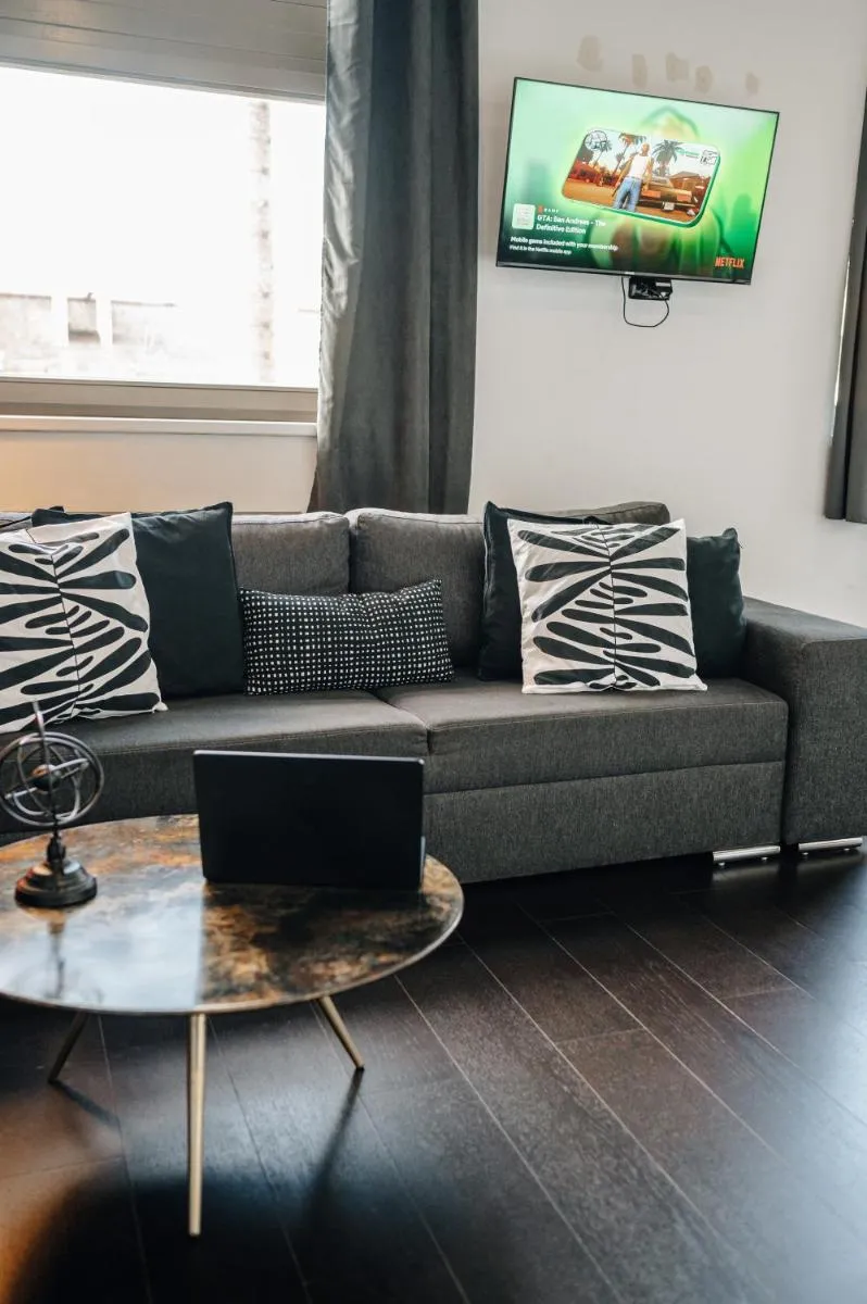 Image 4 of Modern Loft with AirHokey in City Centre