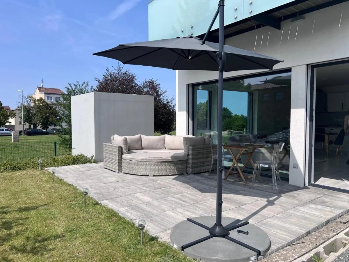 Image 5 of Modern apartment close to Tram and Airport, free parking