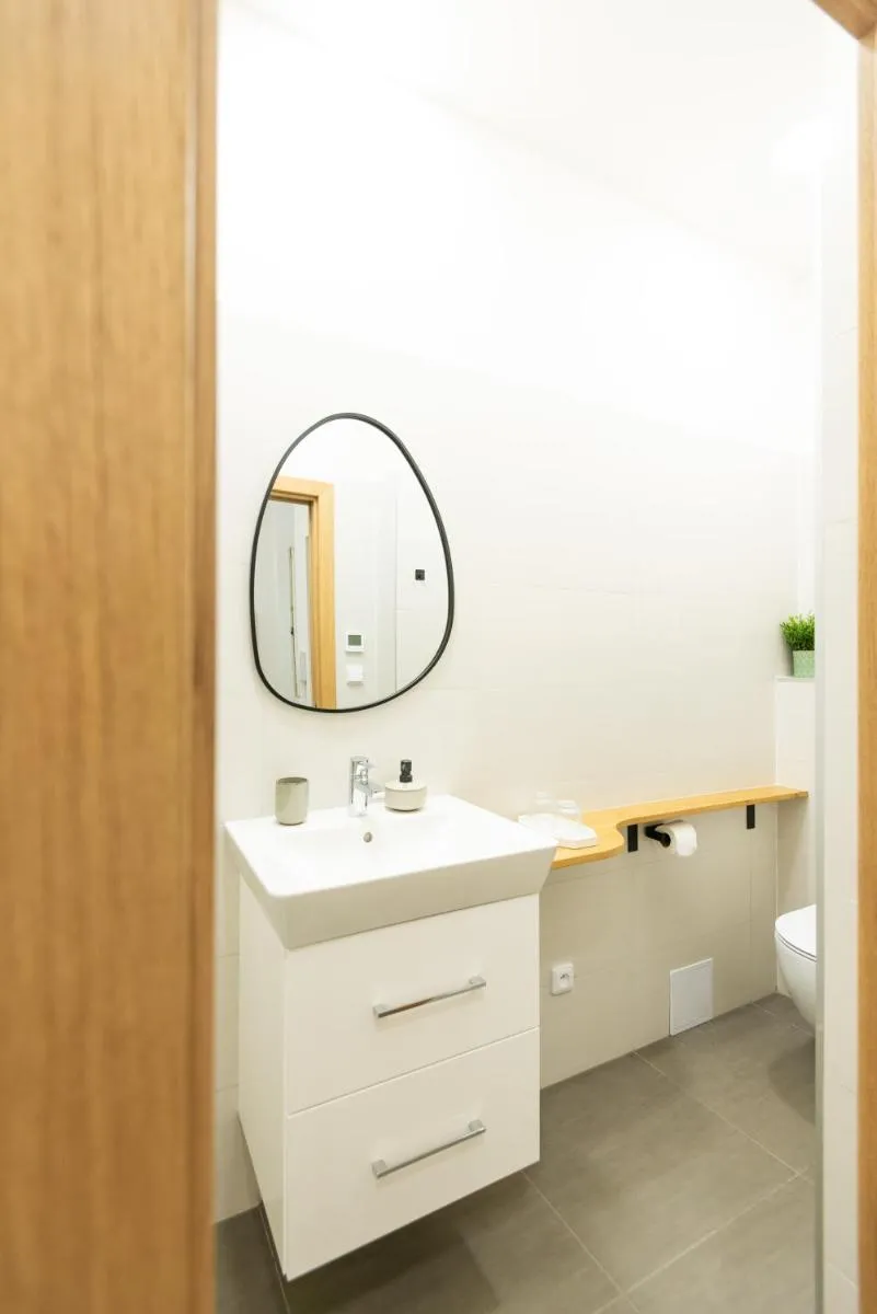 Image 4 of Modern & spacious apartment near the old town