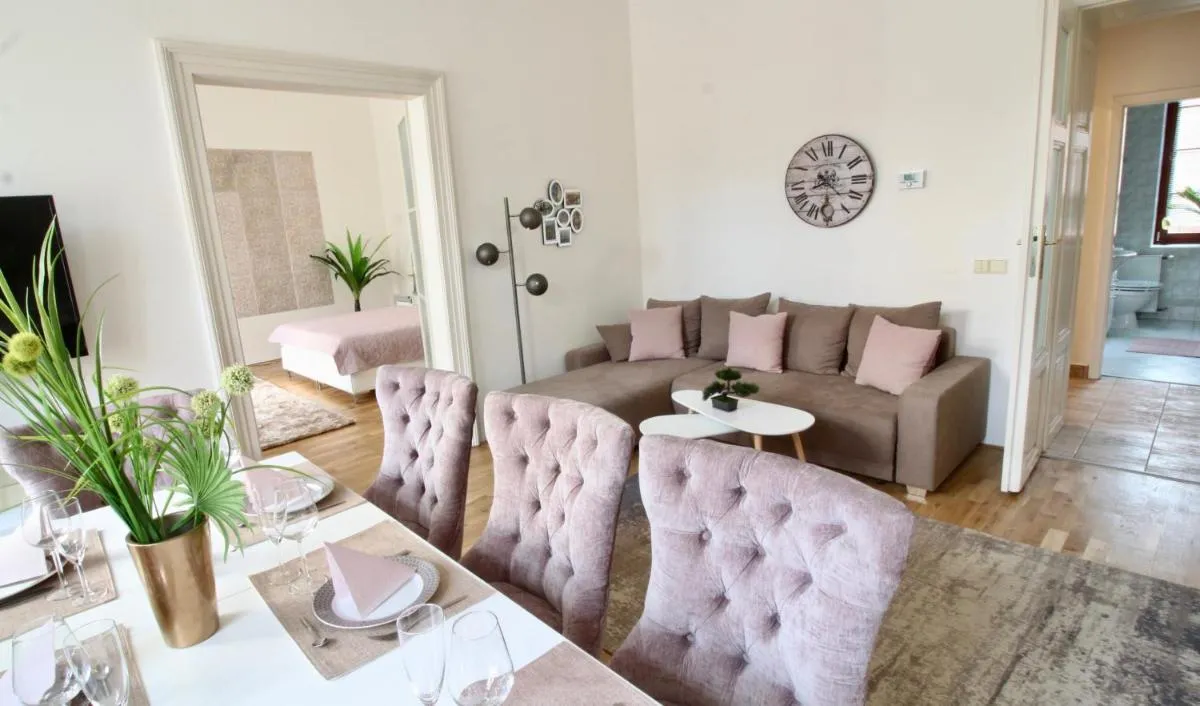 Image 4 of NEW DESIGN & STYLE Apartment Old Town XXL